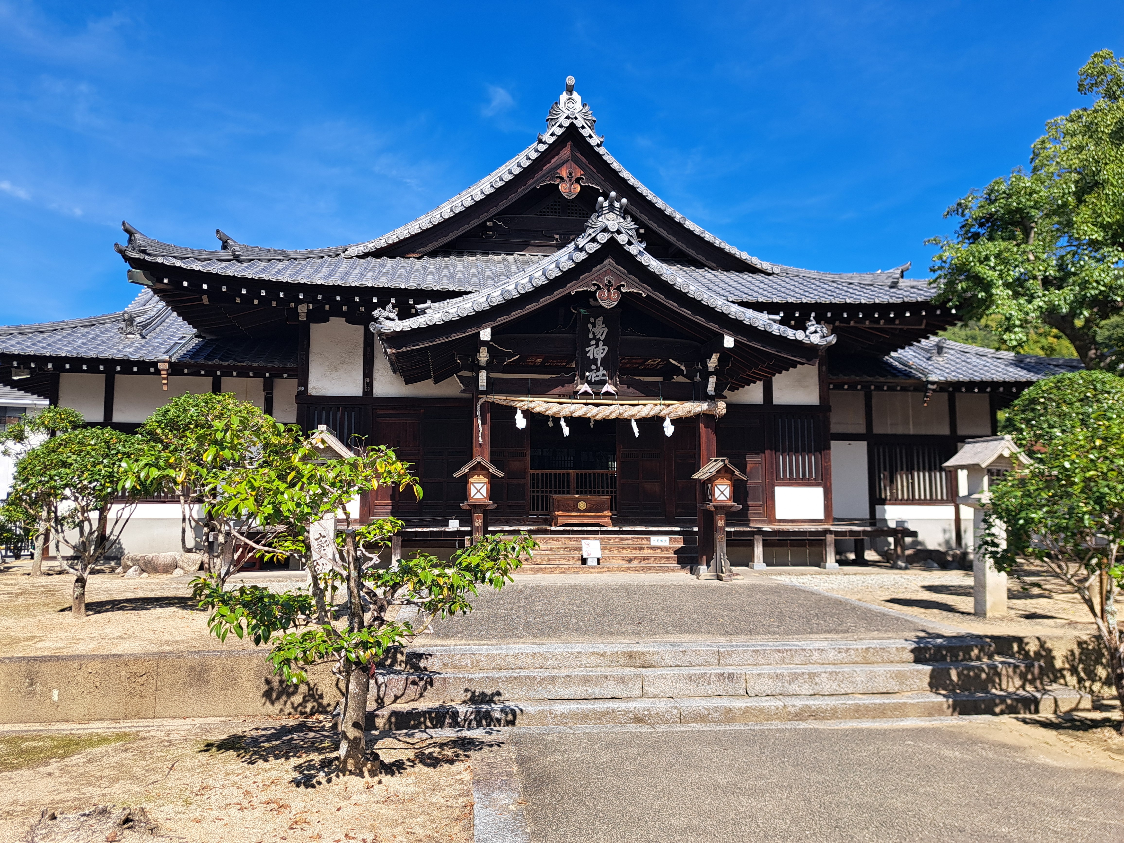 Yu Jinja Shrine gallery 1
